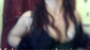 Italian camgirl naked in a hot body striptease