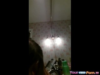 Cheerleader Bathroom Sextape