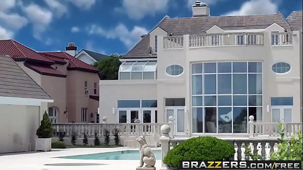 Brazzers – Angelina Valentine in Two in the Bush and in the Ass